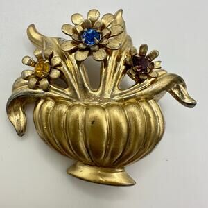 Coro vintage 1940s gold tone multicolor rhinestones flowers floral basket brooch